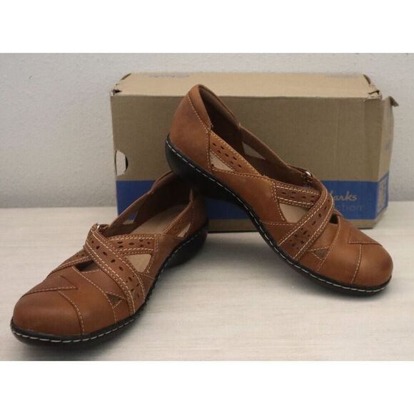 Clarks Women's Sz 9.5W Dark Tan/Brown Leather Ashland Spin Q Mary Jane Flats - Picture 1 of 14